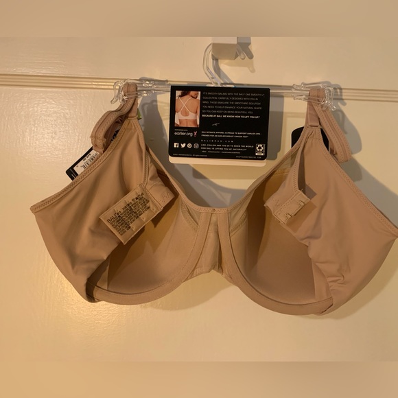Bali Ultra Light Smoothing Underwire Bra. 40B. Light tan. - Picture 4 of 5